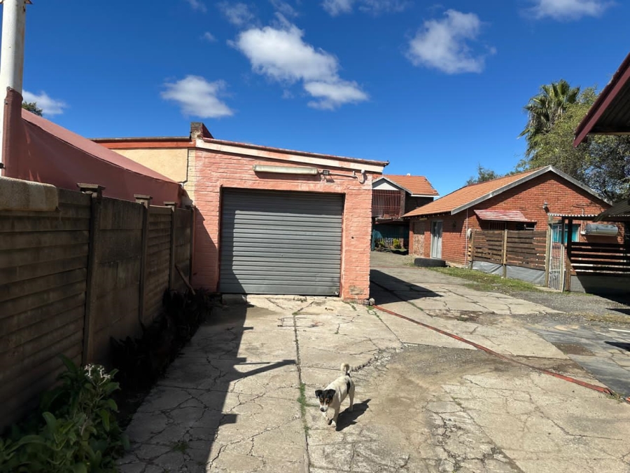 8 Bedroom Property for Sale in Oos Einde North West